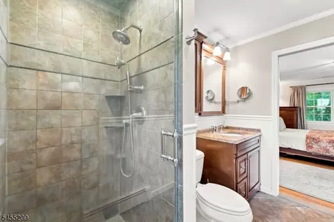 Bath - 20 Preston Ter, Bedminster, NJ 07921 photo 2 of 3