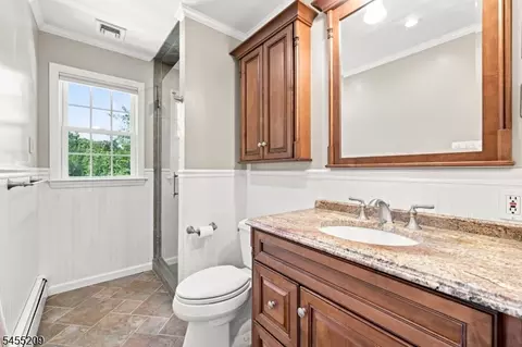 Bath - 20 Preston Ter, Bedminster, NJ 07921 photo 1 of 3