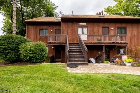 2 Alta Ct W #1, Vernon, NJ 07462