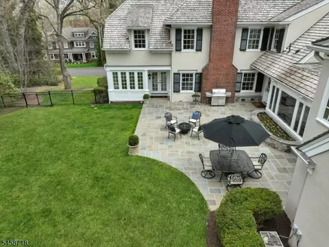 Exterior - 55 Oxbow Ln, Summit, NJ 07901 photo 2 of 5