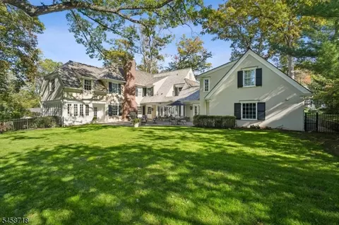 55 Oxbow Ln, Summit, NJ 07901