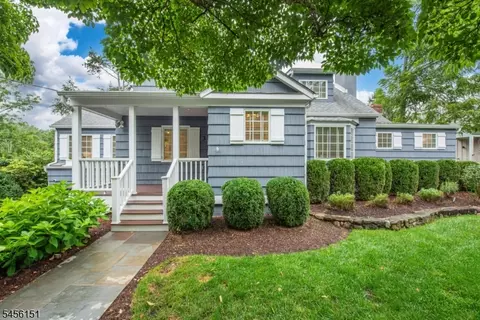 3 Lake Trl, Morristown, NJ 07960