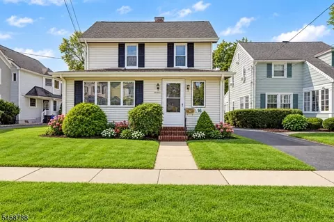 16 Jaqui Ave, Morris Plains, NJ 07950