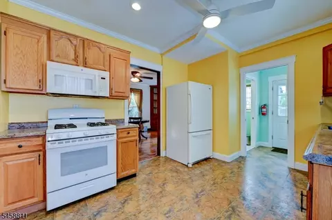 Entry Way - 19 Eastern Ave, Somerville, NJ 08876 photo 3 of 5