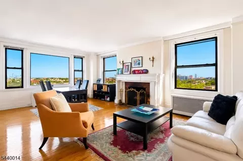 375 Mt Prospect Ave #7DE, Newark, NJ 07104
