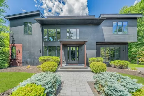 176 Edson Ter, Franklin Lakes, NJ 07417