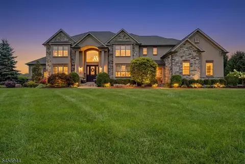 6 Philhower Ct, Denville, NJ 07834