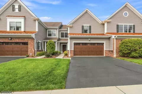 12 Whitney Farm Pl, Morristown, NJ 07960