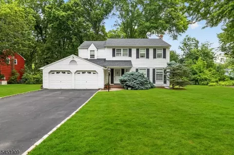 48 Sherbrooke Dr, Florham Park, NJ 07932