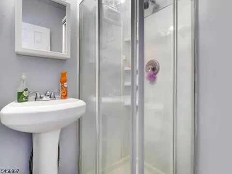 Bath - 606 E 3rd Ave, Roselle, NJ 07203 photo 1 of 2