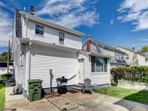 Exterior - 606 E 3rd Ave, Roselle, NJ 07203 photo 2 of 7