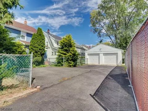 Exterior - 606 E 3rd Ave, Roselle, NJ 07203 photo 4 of 7