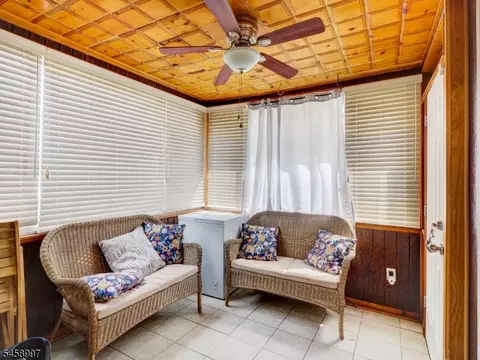 Exterior - 606 E 3rd Ave, Roselle, NJ 07203 photo 6 of 7