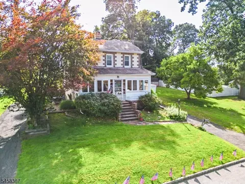 137 Mckinley Ave, East Hanover, NJ 07936