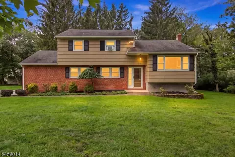 39 Park Rd, Parsippany, NJ 07054
