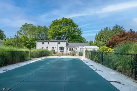 Exterior - 25 Fairview Dr E, Basking Ridge, NJ 07920 photo 5 of 12