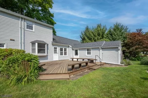 Exterior - 25 Fairview Dr E, Basking Ridge, NJ 07920 photo 7 of 12