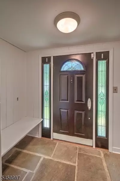 Entry Way - 25 Fairview Dr E, Basking Ridge, NJ 07920 photo 1 of 2