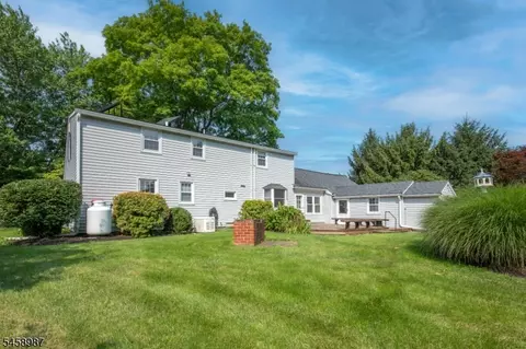 Exterior - 25 Fairview Dr E, Basking Ridge, NJ 07920 photo 12 of 12