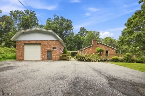 14 End O Lane Trl, Sussex, NJ 07461
