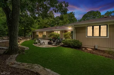 45 Brush Hill Rd, Kinnelon, NJ 07405