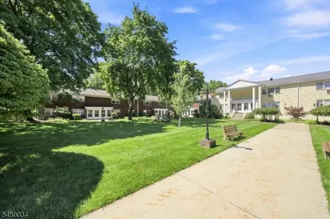 125 Regency Park #125, Ramsey, NJ 07446