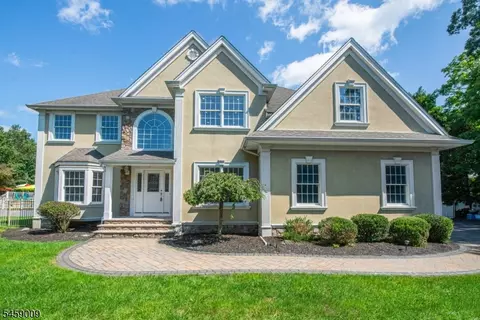 198 Boulevard, Pompton Plains, NJ 07444