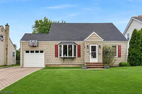 180 Mohawk Dr, Cranford, NJ 07016