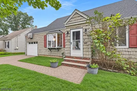 180 Mohawk Dr, Cranford, NJ 07016