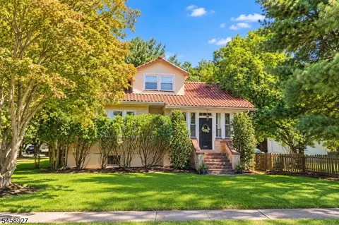 580 Wyckoff Ave, Mahwah, NJ 07430