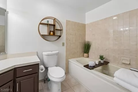 Bath - 23 Butternut Dr, Wayne, NJ 07470 photo 3 of 4