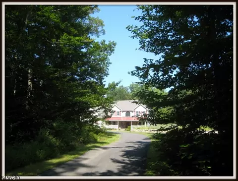 1020 Old Foundry Rd, Newton, NJ 07860