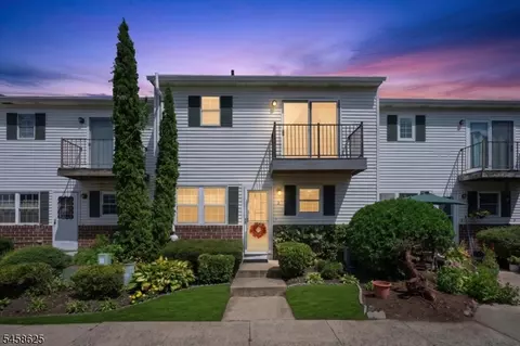 2 King James Ct, Scotch Plains, NJ 07076
