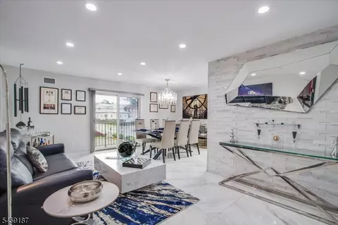 825 Riverside Ave #B202, Lyndhurst, NJ 07071