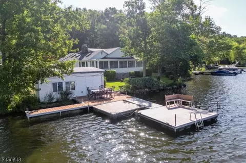 25 Cottage Ave, Newton, NJ 07860
