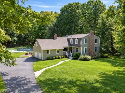 208 School House Rd, Oak Ridge, NJ 07438