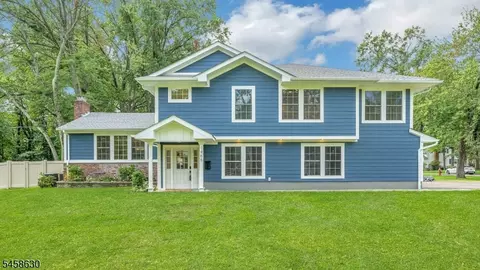 1466 Lamberts Mill Rd, Scotch Plains, NJ 07076