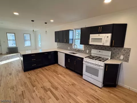 Kitchen - 57 Morris Ave, Summit, NJ 07901 photo 3 of 4