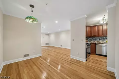 280 Potomac Dr, Basking Ridge, NJ 07920