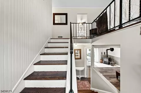 Entry Way - 9 Arthur Ter, Hackettstown, NJ 07840 photo 1 of 8