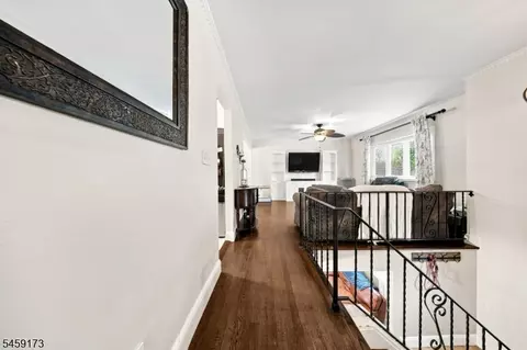Entry Way - 9 Arthur Ter, Hackettstown, NJ 07840 photo 2 of 8