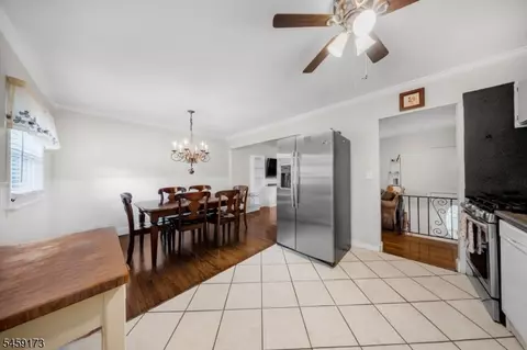 Entry Way - 9 Arthur Ter, Hackettstown, NJ 07840 photo 5 of 8