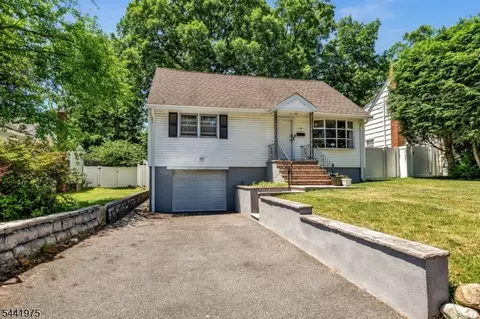 Exterior - 101 Pinecrest Ter, Wayne, NJ 07470 photo 2 of 6