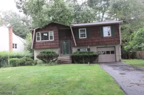 13 Roanoke Ave, Rockaway, NJ 07866