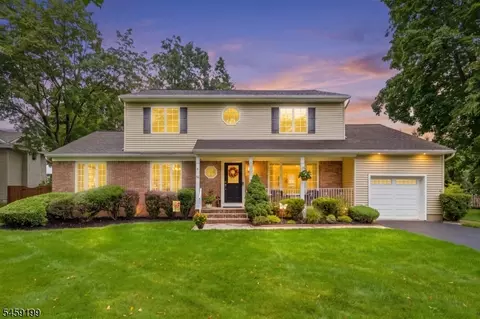 14 Daria Dr, Pequannock Twp, NJ 07440