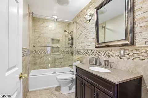 Bath - 12 Clearwater Dr, Wayne, NJ 07470 photo 2 of 4