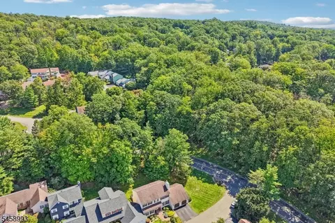 View/Area - 12 Clearwater Dr, Wayne, NJ 07470 photo 5 of 7