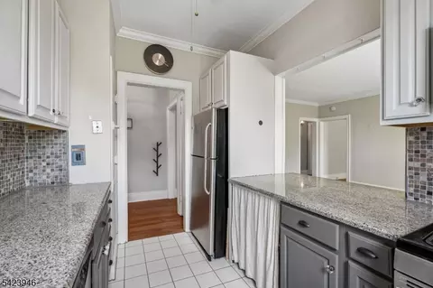 Kitchen - 133 Summit Ave #39, Summit, NJ 07901 photo 2 of 5
