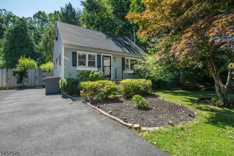 15 Mayne Ave, Stanhope, NJ 07874