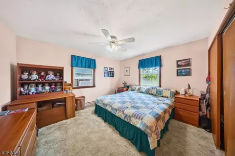 Bedroom - 5 Lydecker Pl, Middlesex, NJ 08846 photo 1 of 3